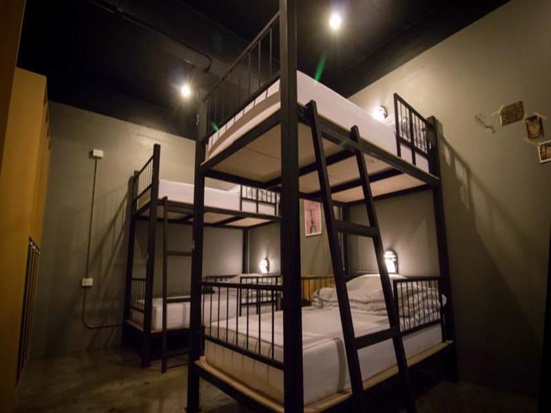 Marktel & Coffee Hostel